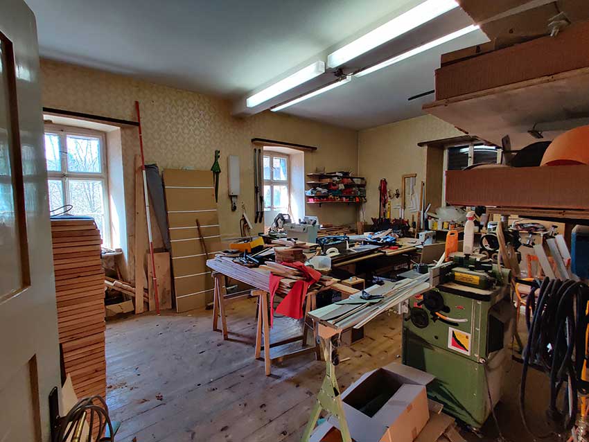 Blick in die Tischlerwerkstatt.